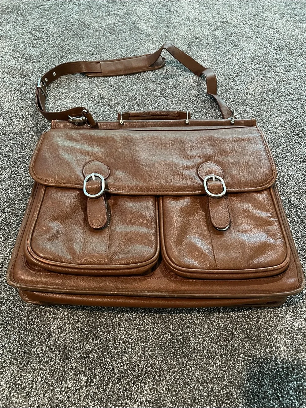 Men’s Leather Briefcase Messenger with Dual Front Pockets